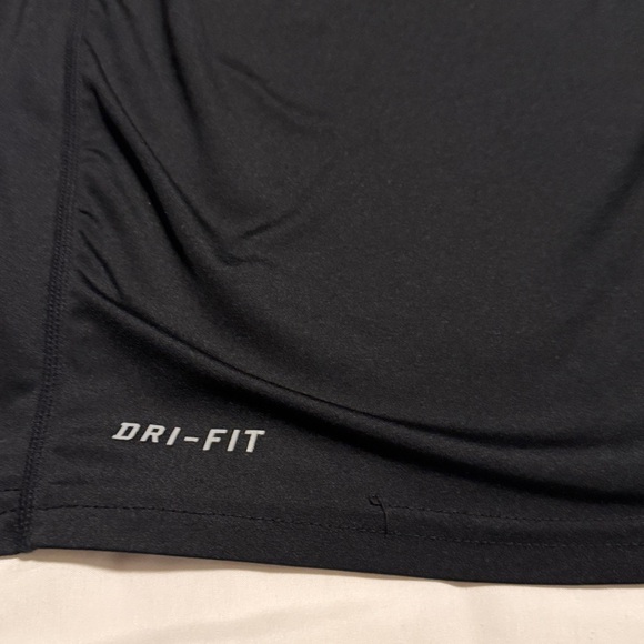 Nike Dri Fit Men's Black and Gray Short Sleeve Tee - Picture 2 of 5